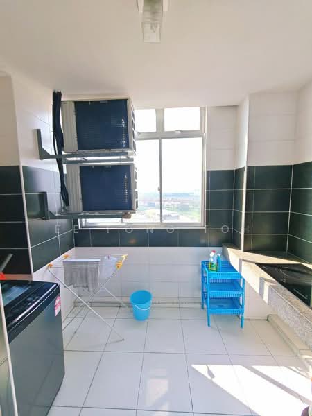 Service Residence for Sale at D'Inspire Residence (Inspira Bestari) - Ee Fong Toh - Kitchen - PropertyGuru.com.my