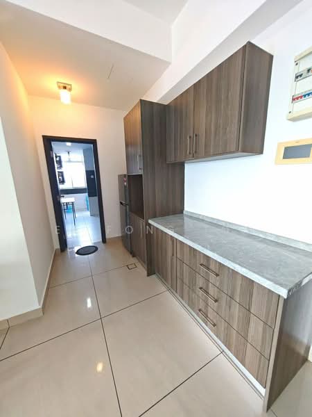 Service Residence for Sale at D'Inspire Residence (Inspira Bestari) - Ee Fong Toh - Kitchen - PropertyGuru.com.my