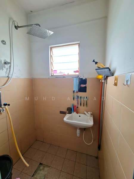 Rumah Flat untuk Dijual di Desa Mentari PJS 2 - Muhd Ajwad - Bathroom - PropertyGuru.com.my