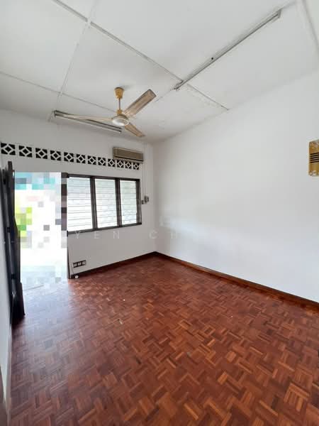 Rumah Teres 2-Tingkat untuk Dijual di Taman Petaling (Kepong) - Yen Ching - Living Room - PropertyGuru.com.my