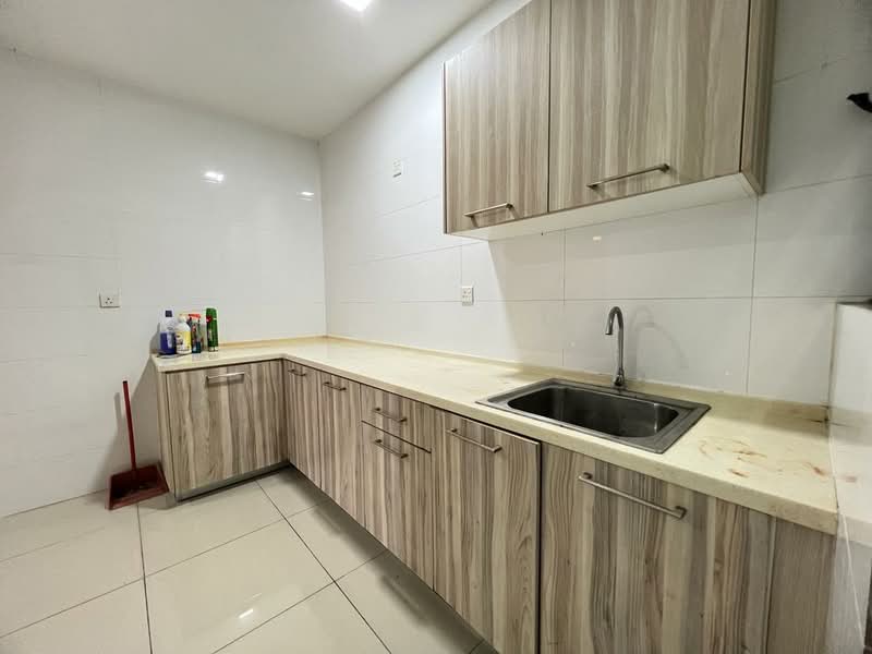 Servis Apartment untuk Disewa di D'Aman Residences @ Puchong - Leona Wong - Kitchen - PropertyGuru.com.my