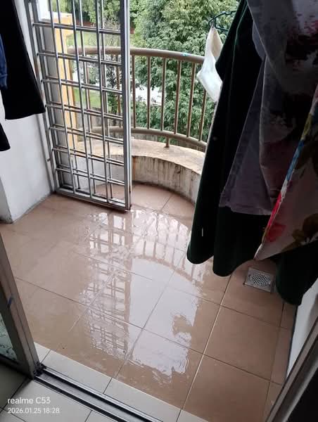 Pangsapuri untuk Dijual di Pangsapuri Villamas - JJ Ooi - Balcony - PropertyGuru.com.my