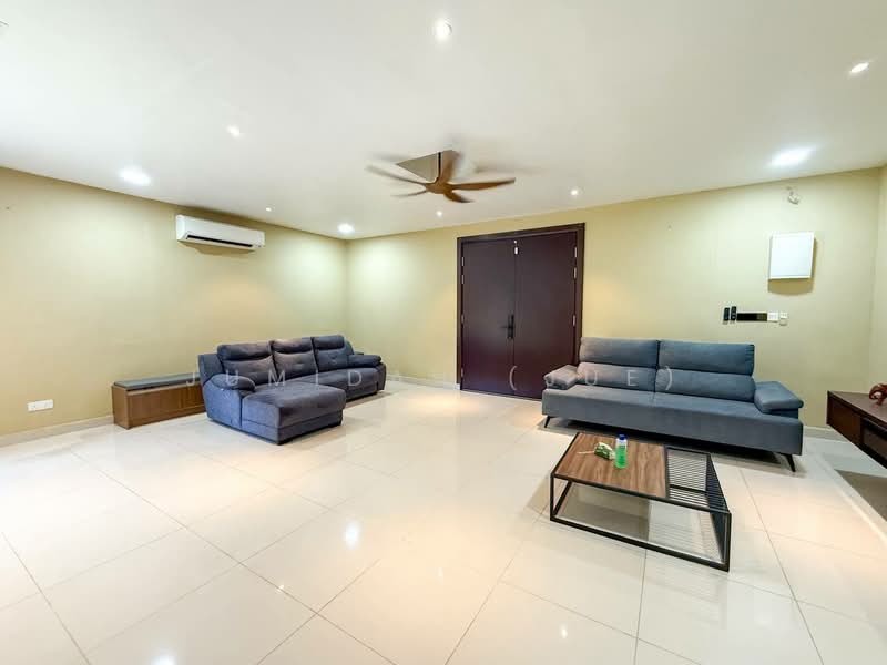 2.5-storey Terraced House for Sale in Seksyen 16 (Shah Alam) - JUMIDAH (JUE) - Living Room - PropertyGuru.com.my