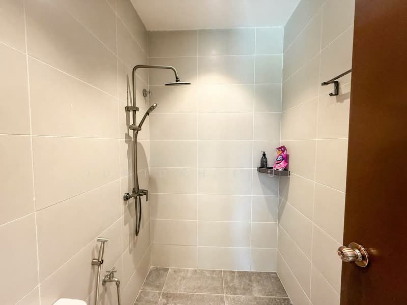 2.5-storey Terraced House for Sale in Seksyen 16 (Shah Alam) - JUMIDAH (JUE) - Bathroom - PropertyGuru.com.my