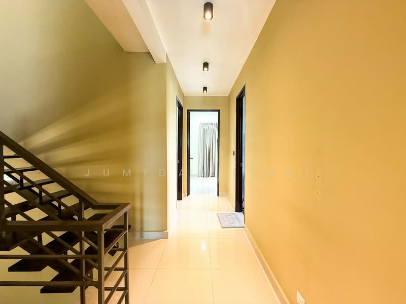 2.5-storey Terraced House for Sale in Seksyen 16 (Shah Alam) - JUMIDAH (JUE) - Corridor - PropertyGuru.com.my