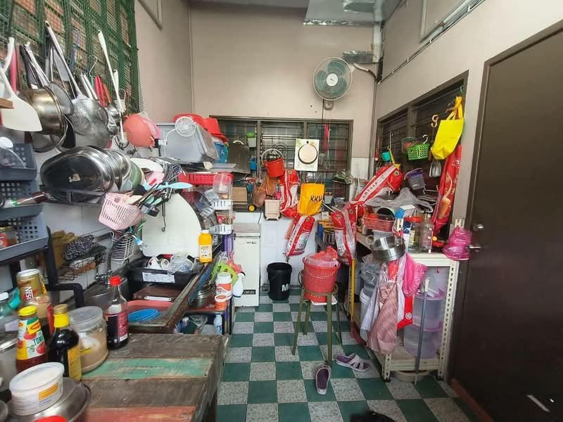 Rumah Teres 1 Tingkat untuk Dijual di Mutiara Rini (Skudai) - Ee Fong Toh - Kitchen - PropertyGuru.com.my