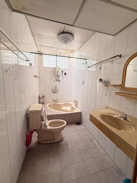 Rumah Berkembar untuk Dijual di Taman Oriental (Ayer Itam) - Li Fang - Bathroom - PropertyGuru.com.my