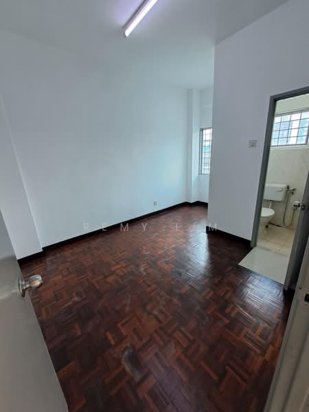 Pangsapuri untuk Dijual di Desa Serdang - Remy Lim - Interior - PropertyGuru.com.my