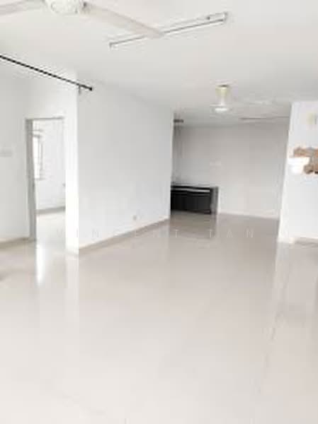 Rumah Teres 2 Tingkat untuk Dijual di Seksyen 33 (Shah Alam) - Vincent Tan - Living Room - PropertyGuru.com.my