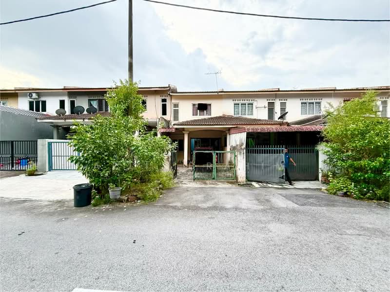 Rumah Teres 2 Tingkat untuk Dijual di Bandar Rinching Seksyen 4 (Semenyih) - Azli Ibrahim - Exterior - PropertyGuru.com.my