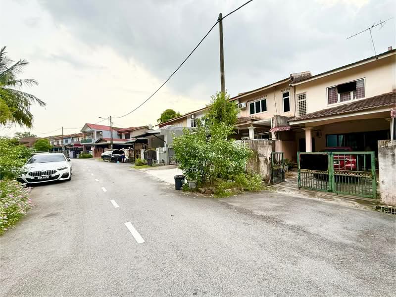 Rumah Teres 2 Tingkat untuk Dijual di Bandar Rinching Seksyen 4 (Semenyih) - Azli Ibrahim - Exterior - PropertyGuru.com.my