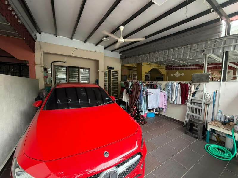 Rumah Teres 2 Tingkat untuk Dijual di Taman Mulia Jaya (Ampang) - Azli Ibrahim - Car Park - PropertyGuru.com.my