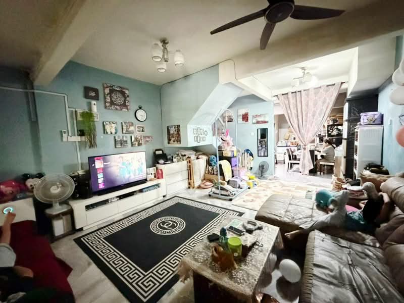 Rumah Teres 2 Tingkat untuk Dijual di Taman Mulia Jaya (Ampang) - Azli Ibrahim - Living Room - PropertyGuru.com.my