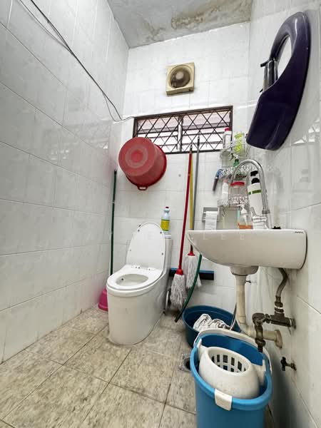Rumah Teres 2 Tingkat untuk Dijual di BANDAR PUCHONG JAYA (Puchong) - Jayden Lee - Bathroom - PropertyGuru.com.my