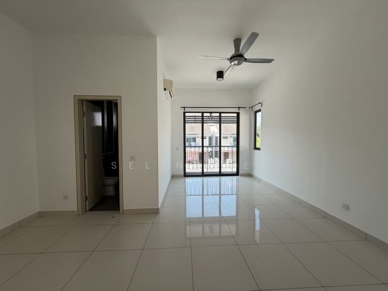 Semi-Detached House for Sale in Telok Panglima Garang (Selangor) - Selina Lee - Living Room - PropertyGuru.com.my