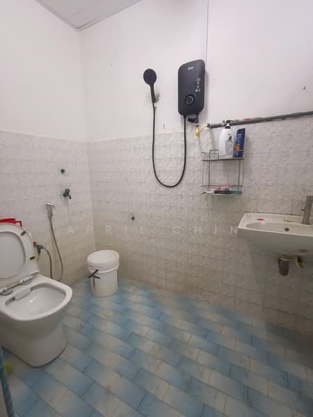 Rumah Teres 1.5 Tingkat untuk Disewa di Taman Perling (Perling) - April Chin - Bathroom - PropertyGuru.com.my