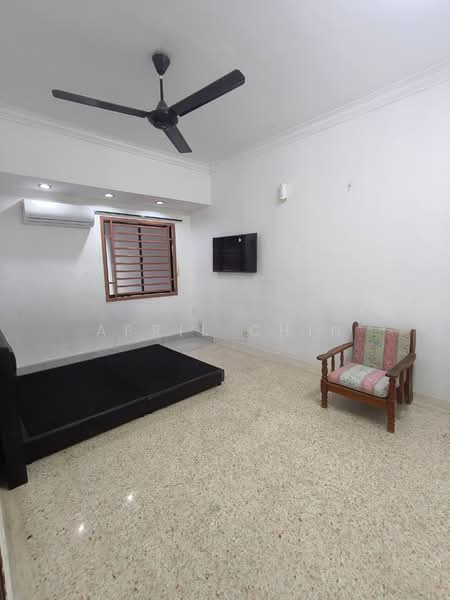 Rumah Teres 1.5 Tingkat untuk Disewa di Taman Perling (Perling) - April Chin - Living Room - PropertyGuru.com.my