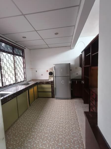 Rumah Teres 1.5 Tingkat untuk Disewa di Taman Perling (Perling) - April Chin - Kitchen - PropertyGuru.com.my