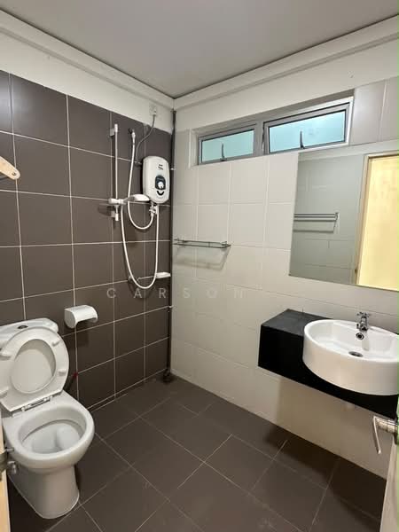 Pangsapuri untuk Dijual di Idaman Residence - Carson . - Bathroom - PropertyGuru.com.my