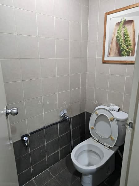 Pejabat untuk Disewa di Bandar Damansara Perdana (Damansara Perdana) - Ares Lim - Bathroom - PropertyGuru.com.my