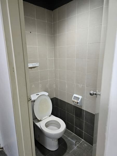 Pejabat untuk Disewa di Bandar Damansara Perdana (Damansara Perdana) - Ares Lim - Bathroom - PropertyGuru.com.my
