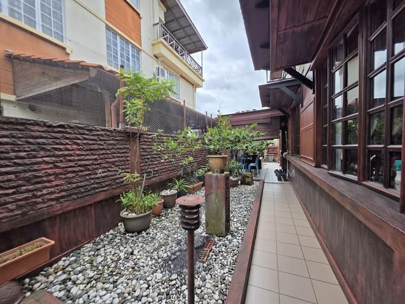 Rumah Berkembar untuk Dijual di D'Kayangan (Shah Alam) - Azli Ibrahim - Exterior - PropertyGuru.com.my
