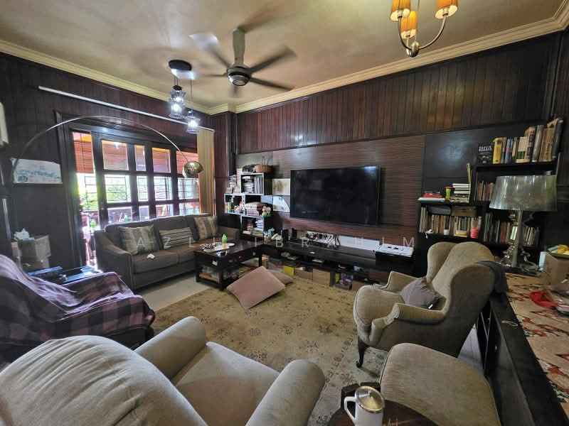Rumah Berkembar untuk Dijual di D'Kayangan (Shah Alam) - Azli Ibrahim - Living Room - PropertyGuru.com.my