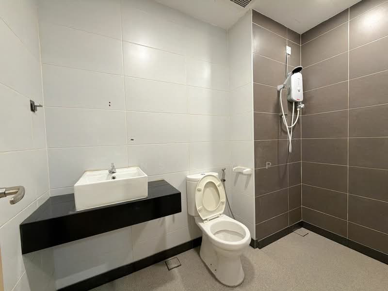 Servis Apartment untuk Disewa di KSL Residence @ Daya - Winson Yap - Bathroom - PropertyGuru.com.my