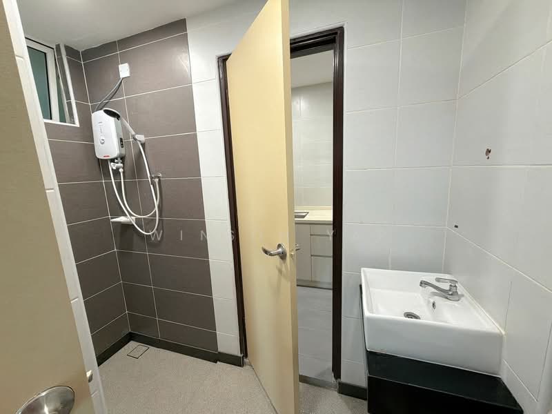 Servis Apartment untuk Disewa di KSL Residence @ Daya - Winson Yap - Bathroom - PropertyGuru.com.my