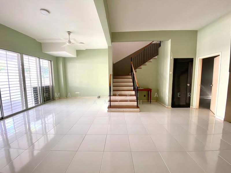 Rumah Teres 2 Tingkat untuk Dijual di TTDI Grove (Kajang) - Ahmad Fikri Amer Hamzah - Living Room - PropertyGuru.com.my