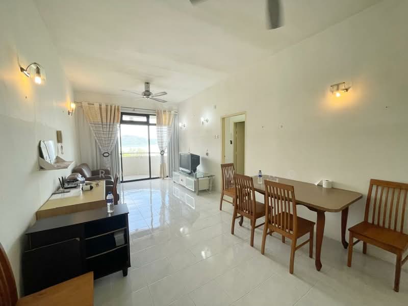 Kondominium untuk Dijual di Eden Seaview Condominium - Rainny Wong - Living Room - PropertyGuru.com.my