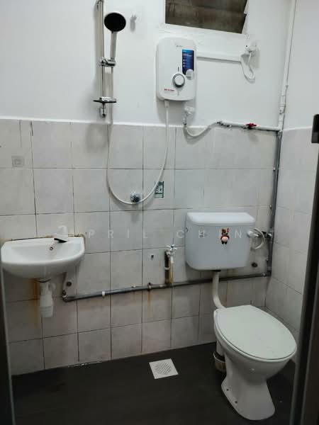 Apartment for Rent at Villa Krystal @ Bandar Selesa Jaya - April Chin - Bathroom - PropertyGuru.com.my