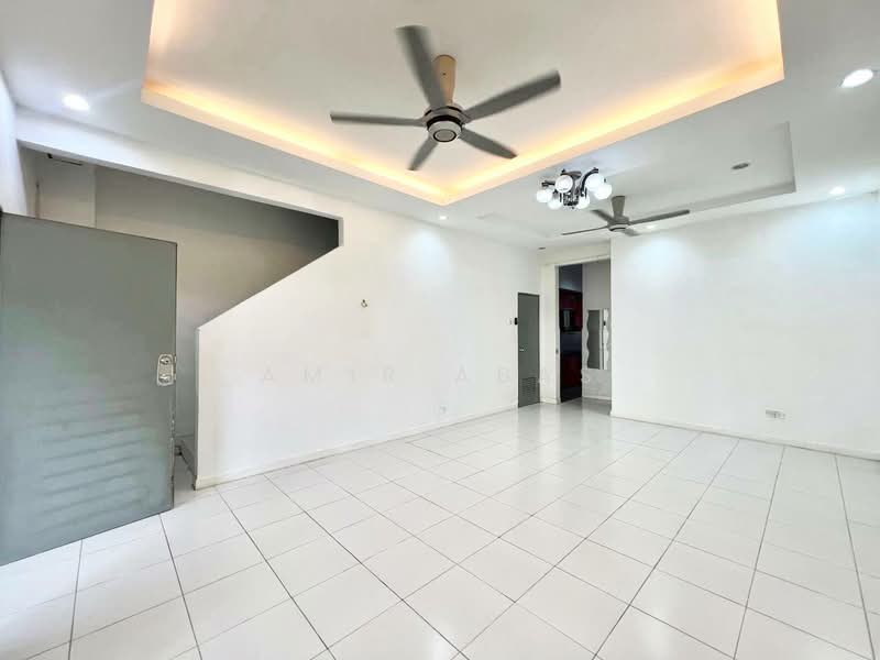 Rumah Teres 2 Tingkat untuk Dijual di Shah Alam (Selangor) - Amir Abas - Living Room - PropertyGuru.com.my