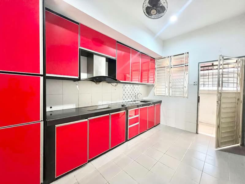 Rumah Teres 2 Tingkat untuk Dijual di Shah Alam (Selangor) - Amir Abas - Kitchen - PropertyGuru.com.my