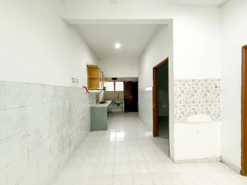 1-storey Terraced House for Sale in Taman Sentosa (Klang) - JUMIDAH (JUE) - Kitchen - PropertyGuru.com.my