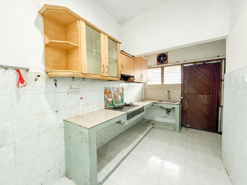1-storey Terraced House for Sale in Taman Sentosa (Klang) - JUMIDAH (JUE) - Kitchen - PropertyGuru.com.my