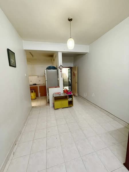 Pangsapuri untuk Dijual di Vista Seri Alam - Kexin Hua - Kitchen - PropertyGuru.com.my