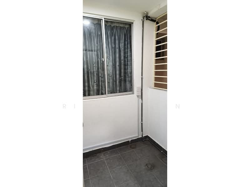 Servis Apartment untuk Dijual di BSP 21 - Richard Tan - Yard - PropertyGuru.com.my