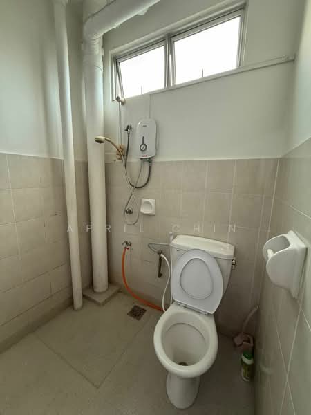 Pangsapuri untuk Disewa di Lake View Suites - April Chin - Bathroom - PropertyGuru.com.my
