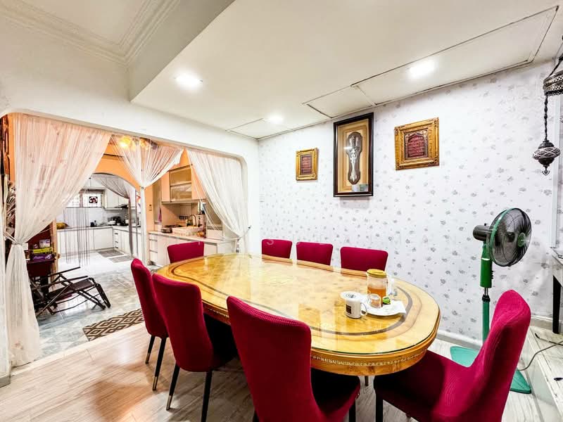 Rumah Teres 2 Tingkat untuk Dijual di Taman Selayang Indah (Selayang) - Yasmin Sulaiman - Dining Room - PropertyGuru.com.my