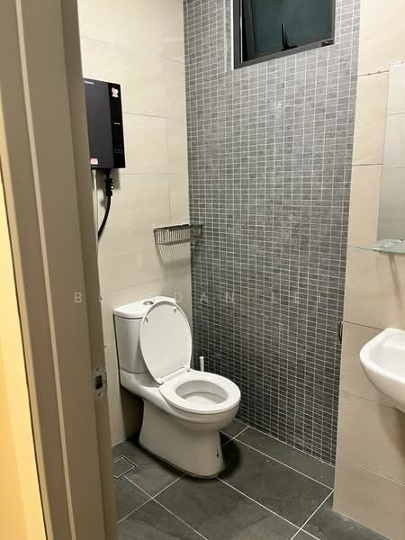 Apartment for Rent at D7 (D'Seven Lagoon Perdana) - Brendan Lei - Bathroom - PropertyGuru.com.my