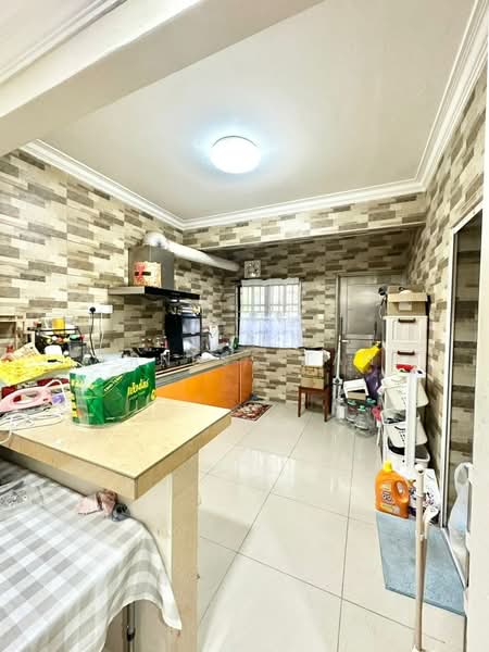 Rumah Teres 2 Tingkat untuk Dijual di Taman Bukit Mewah (Tampoi) - Erness Tan - Kitchen - PropertyGuru.com.my