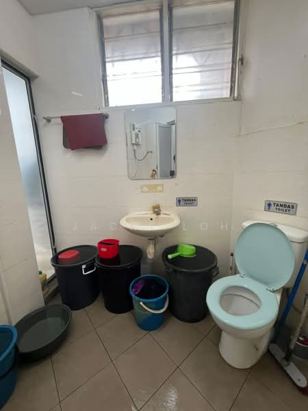 Apartment for Rent at Taman Sri Rampai - Jacky Loh - Bathroom - PropertyGuru.com.my