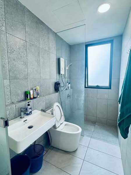Servis Apartment untuk Disewa di Emerald 9 - Michelle Tan - Bathroom - PropertyGuru.com.my
