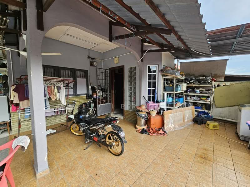1-storey Terraced House for Sale in Taman Bukit Mewah (Kajang) - Azli Ibrahim - Exterior - PropertyGuru.com.my