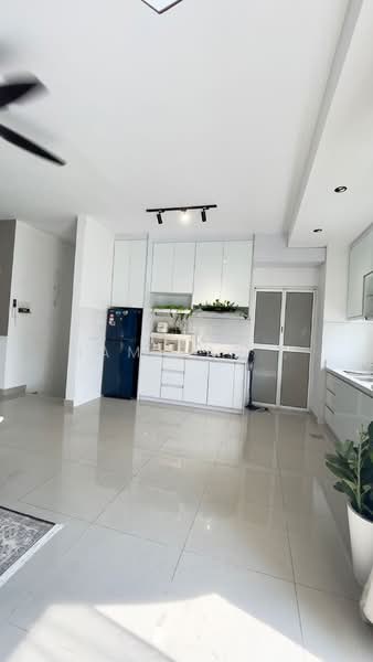 Rumah Bandar untuk Dijual di Cybersouth (Dengkil) - Hamizah . - Kitchen - PropertyGuru.com.my