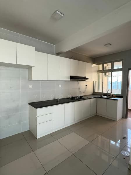 Service Residence for Sale at Larkin Heights - Yucong . - Kitchen - PropertyGuru.com.my