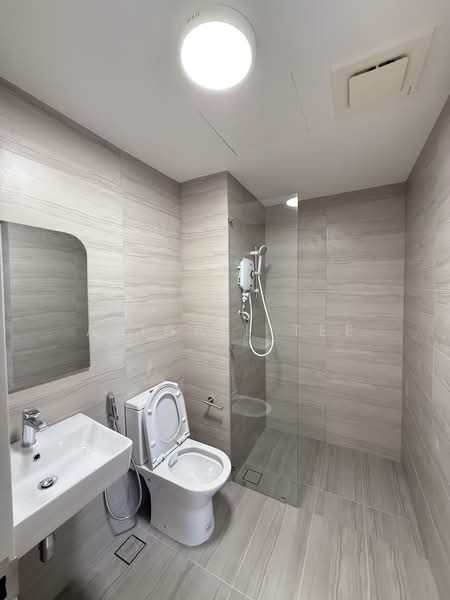 Servis Apartment untuk Disewa di BeCentral @ i-City - Abigail Tee - Bathroom - PropertyGuru.com.my
