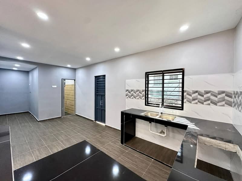 2-storey Terraced House for Sale in Bukit Indah (Iskandar Puteri (Nusajaya)) - Erness Tan - Kitchen - PropertyGuru.com.my