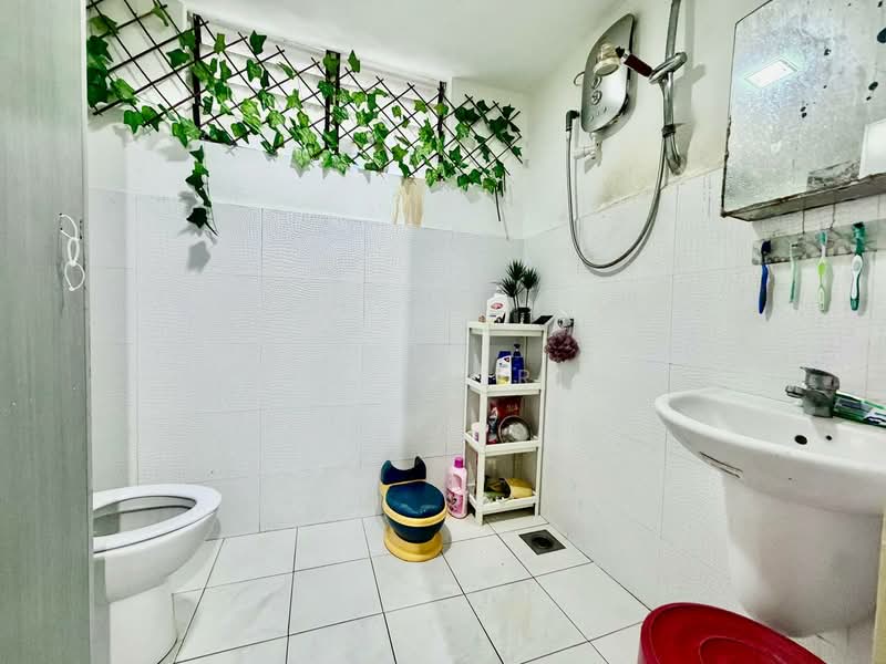 Kondominium untuk Dijual di Sinaran Ukay Residence - M.J Zairin - Bathroom - PropertyGuru.com.my
